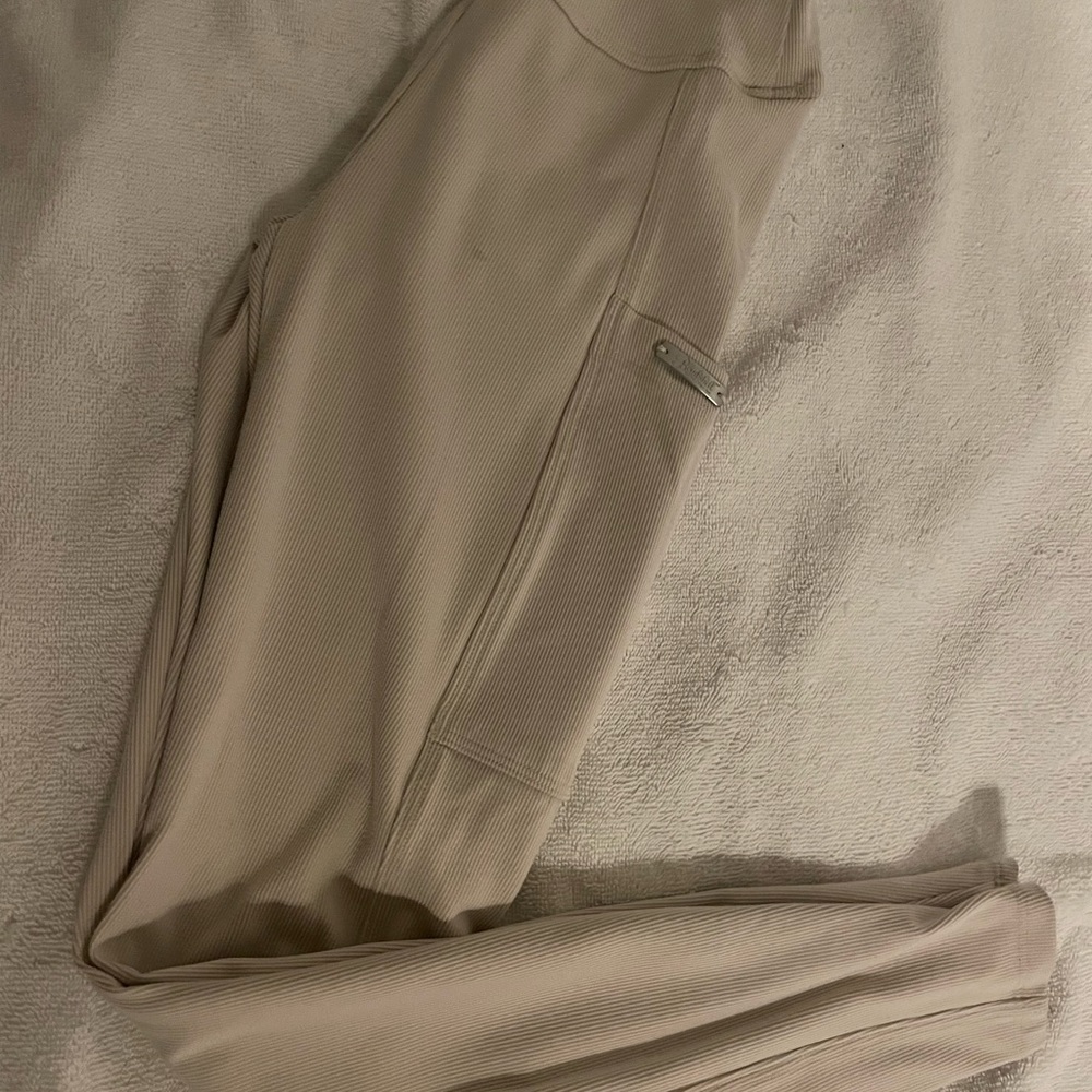 Bombshell lord white rib cage leggings